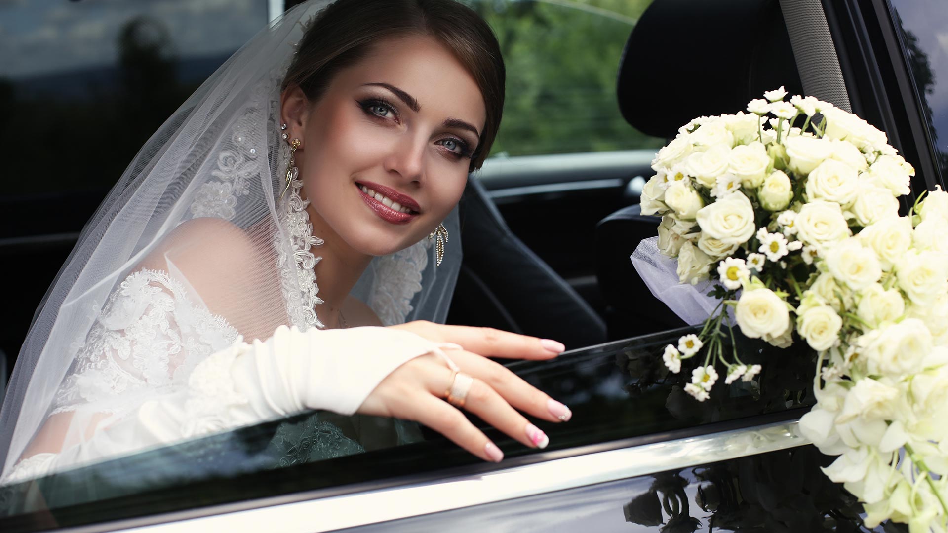 CHAUFFEUR HIRE FOR WEDDINGS
